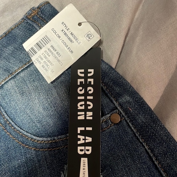 NWT Design Lab Jean Skirt 27 Mini Denim Dark Distressed Blue Classic Grunge Alt - Picture 11 of 14